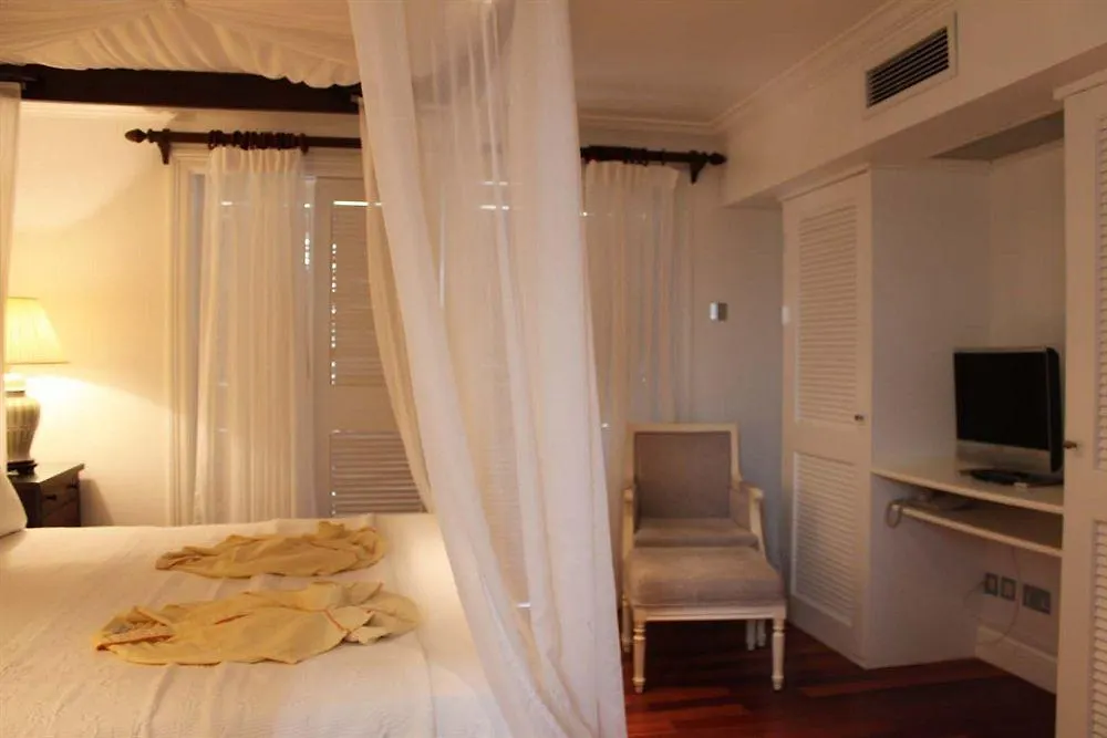 Отель Cotton Bay Village Гроз-Иле